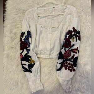 Free people embroidered sleeve top size medium